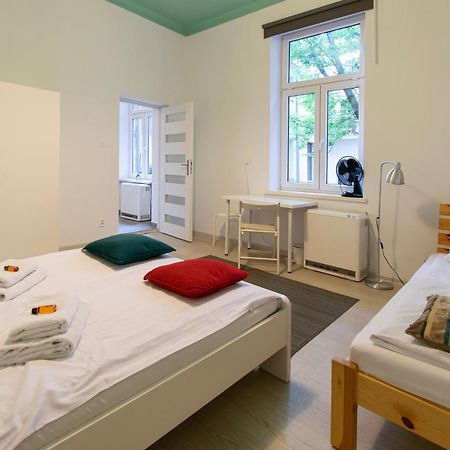 Light Apartment Zyblikiewicza Street Krakow Bagian luar foto