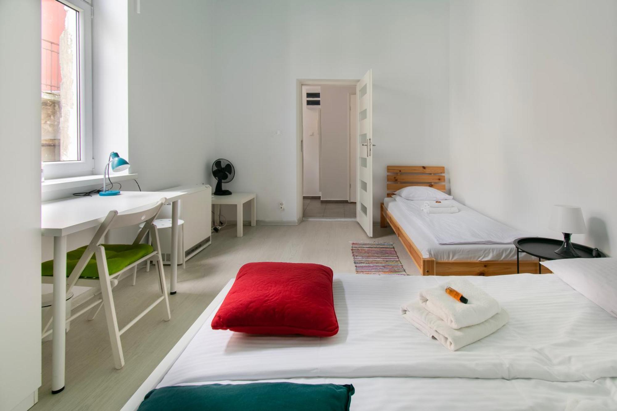 Light Apartment Zyblikiewicza Street Krakow Bagian luar foto