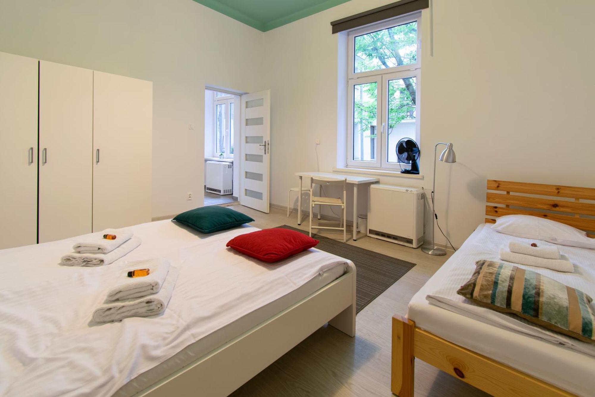 Light Apartment Zyblikiewicza Street Krakow Bagian luar foto